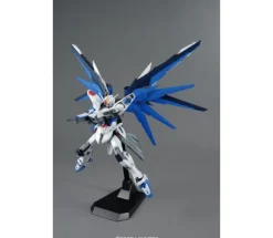 Freedom Gundam Version 2.0 (1/100 Scale) MG