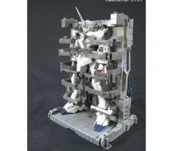 Master Grade RX-0 Unicorn HD Color w/ MS Cage